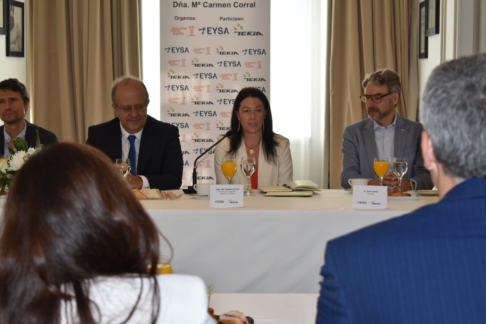 Mª Carmen Corral junto a TEKIA, Eysa y Executive Forum